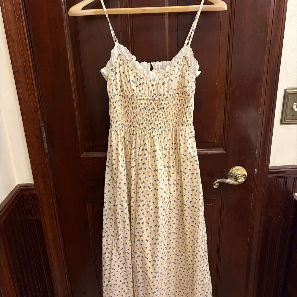 Chic Cream Floral Maxi Dress with Lace Accents
